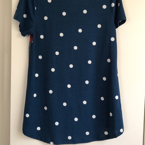LulaRoe classic Tee like new - Picture 2 of 3